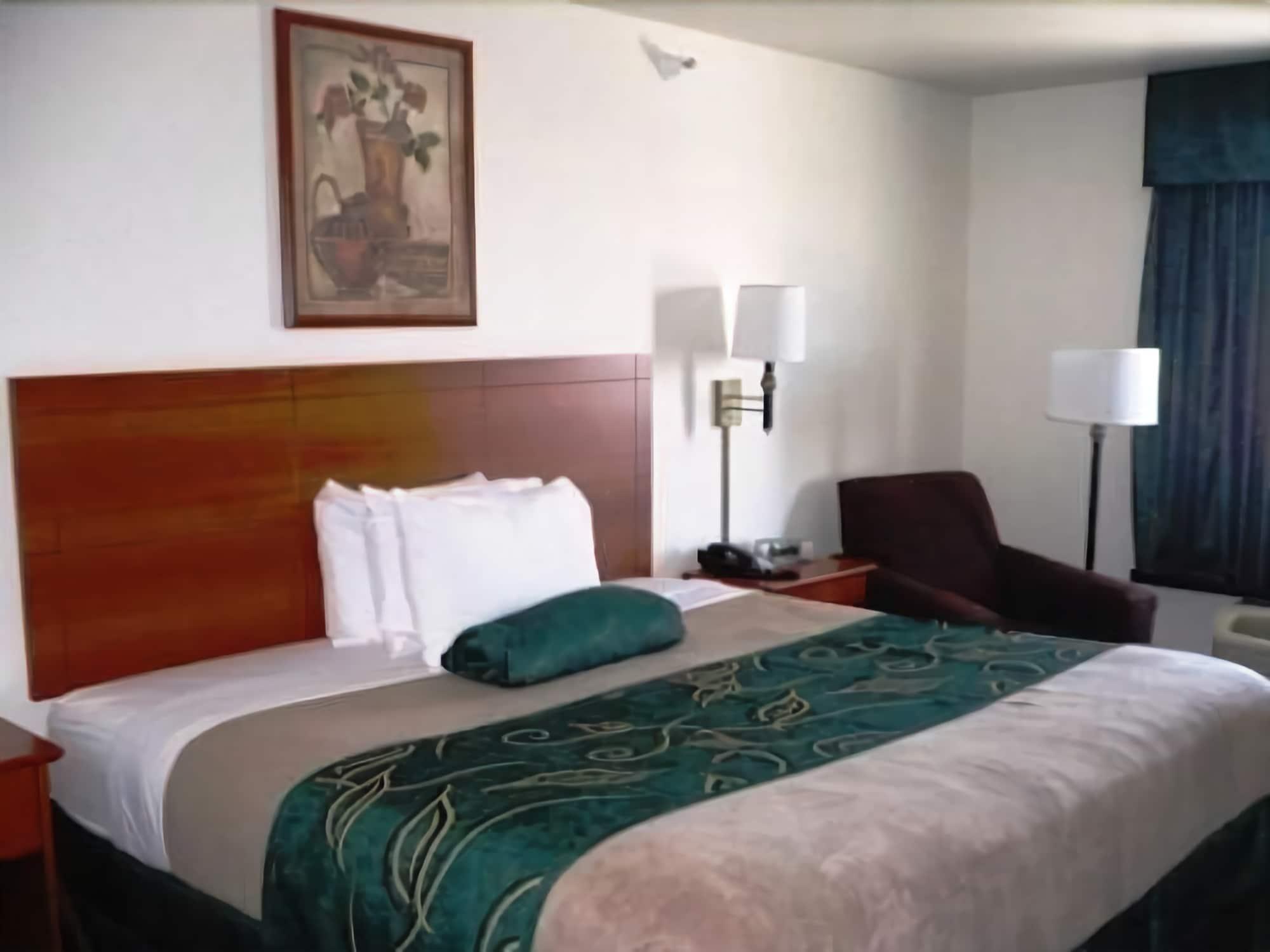 Travelodge By Wyndham Clinton Valley West Court Szoba fotó