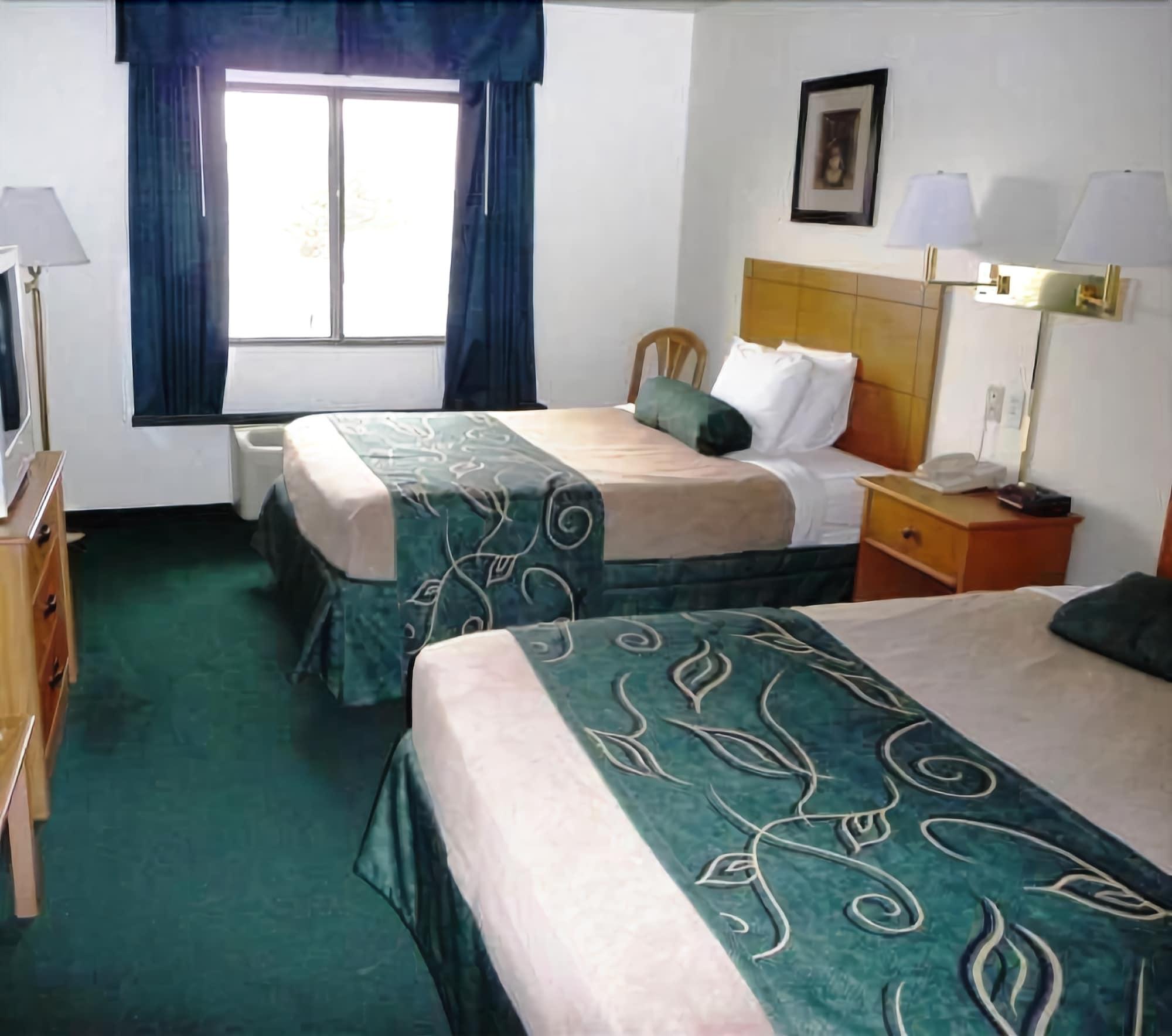 Travelodge By Wyndham Clinton Valley West Court Szoba fotó