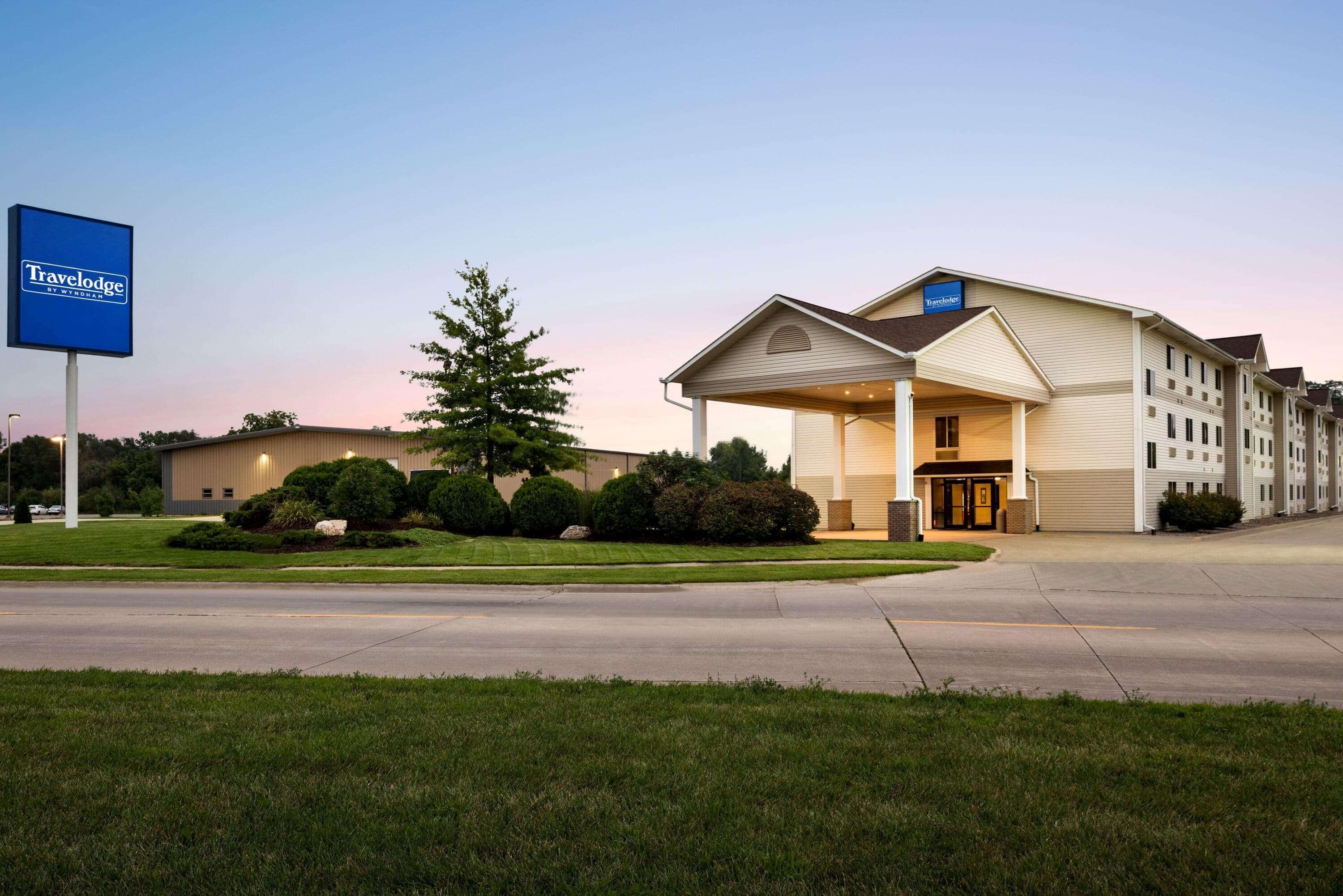 Travelodge By Wyndham Clinton Valley West Court Kültér fotó